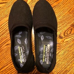 New Skechers size 8.5 with memory foam